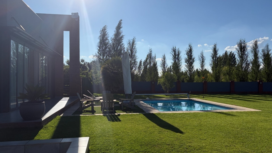 4 Bedroom Property for Sale in Grimbeeck Park North West